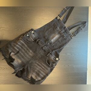 Wild Oak Boutique Risen Overalls Size Large (never worn)